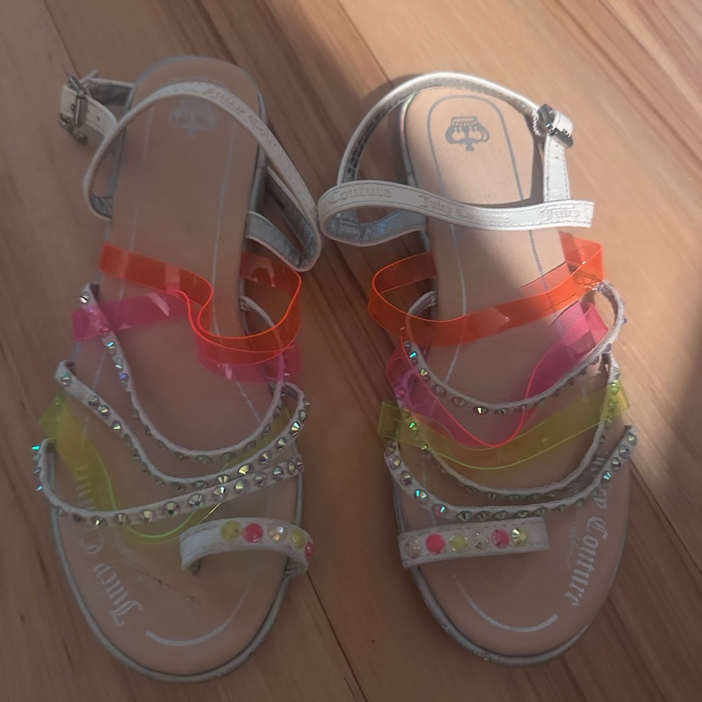 Sandals size 4 for girl